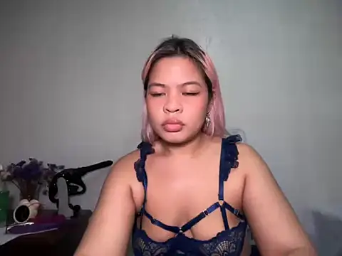 Snapshot of Tina_Slick chatting on 11, 5, 2026 Tina Slick online show from 11, 5, 2026