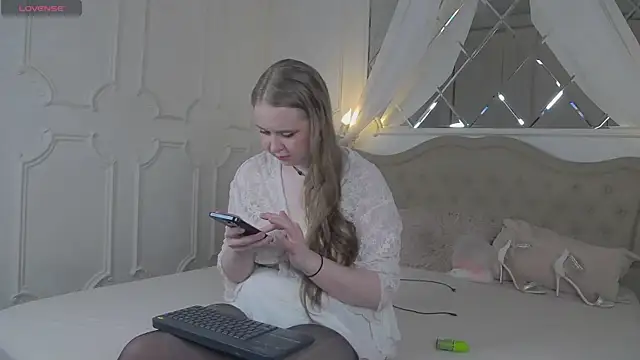 AprilHughes online show from 12, 1, 2026