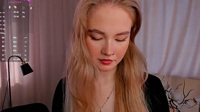 Snapshot of MaireLanda chatting on 7, 7, 2026 MaireLanda online show from 7, 7, 2026
