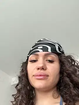 SiennaLuxexx online show from 9, 3, 2026