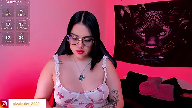 Snapshot of Nicolle_Ruizz chatting on 3, 12, 2025 Nicolle Ruizz online show from 3, 12, 2025