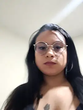 Snapshot of Laura_Daza1 chatting on 3, 12, 2025 Laura Daza1 online show from 3, 12, 2025