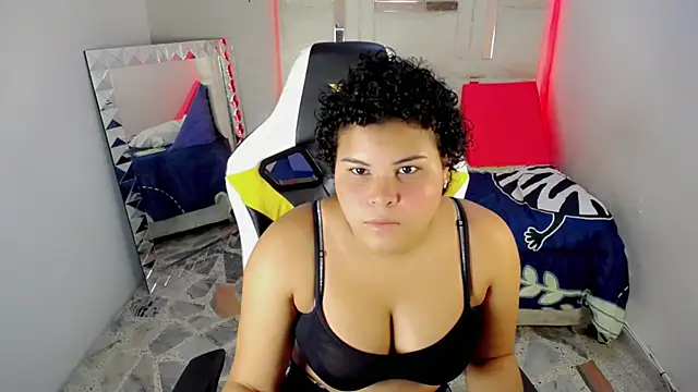 Snapshot of Baileyy_ chatting on 4, 12, 2025 Baileyy online show from 4, 12, 2025