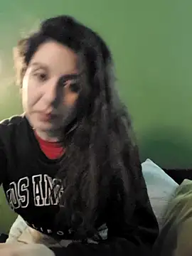 Snapshot of NatyMia chatting on 4, 12, 2025 NatyMia online show from 4, 12, 2025