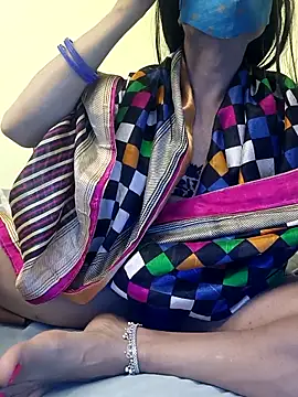 Lovely Ladyboy star online show from 14, 2, 2026