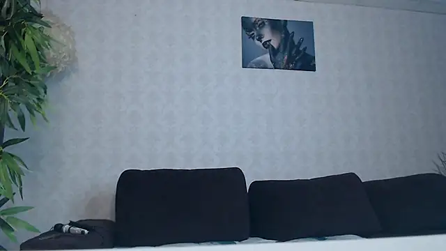 Snapshot of SilviaVanda chatting on 22, 12, 2025 SilviaVanda online show from 22, 12, 2025