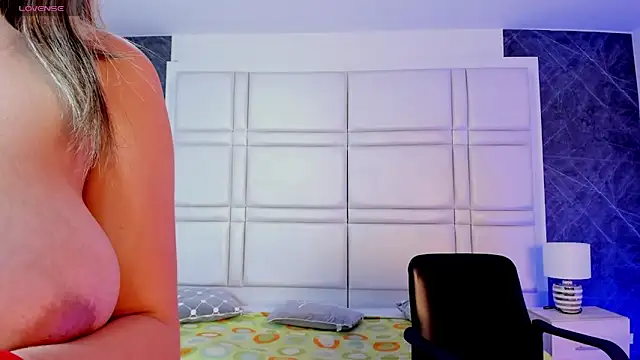 TiffanyHoustton online show from 23, 4, 2026