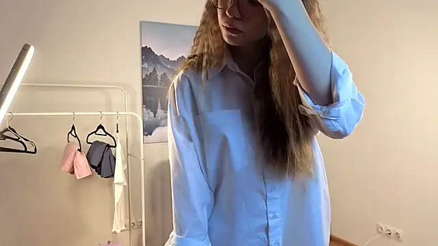 Snapshot of TobiBrighton chatting on 3, 12, 2025 TobiBrighton online show from 3, 12, 2025