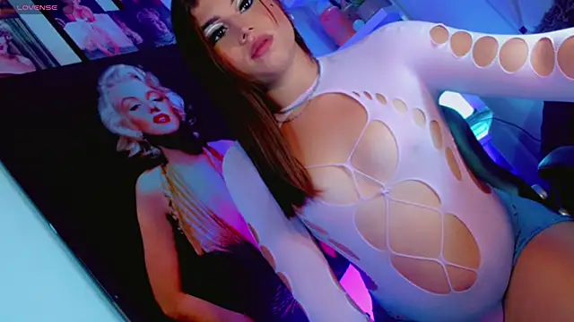 Tiiana Glow10  online show from 3, 12, 2025