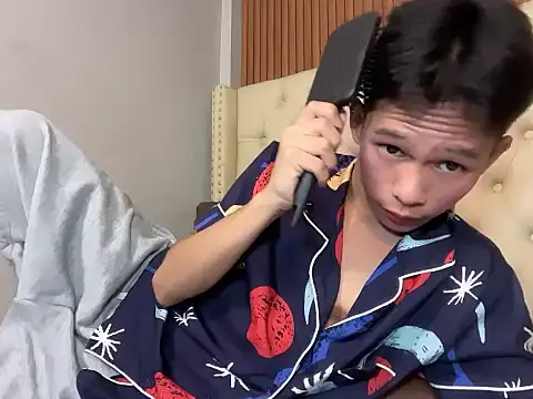 TheBoyAboveYou online show from 23, 4, 2026