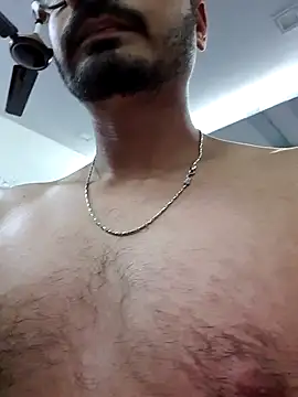 Snapshot of farooq2001 chatting on 2, 12, 2025 farooq2001 online show from 2, 12, 2025