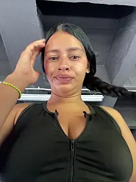 Snapshot of Jennmyller_ chatting on 7, 4, 2026 Jennmyller online show from 7, 4, 2026