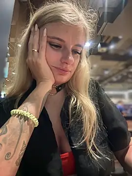 Snapshot of Betsy chatting on 21, 12, 2024 Betsy online show from 21, 12, 2024