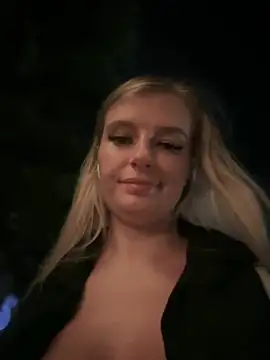 Snapshot of Betsy chatting on 13, 1, 2025 Betsy online show from 13, 1, 2025