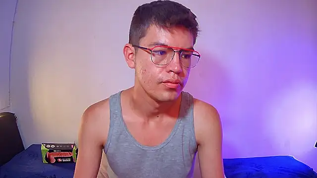 nicolatinboy online show from 10, 4, 2026