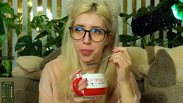 Snapshot of FlowweerGirl chatting on 14, 1, 2026 FlowweerGirl online show from 14, 1, 2026