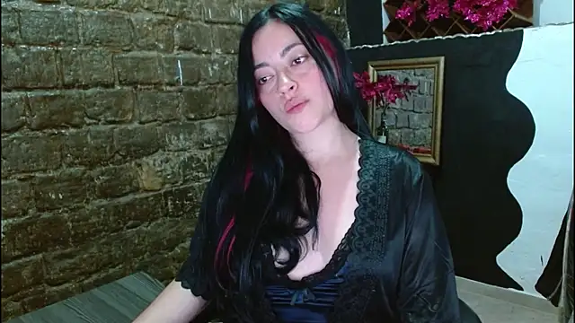Snapshot of LunaTikka chatting on 28, 4, 2026 LunaTikka online show from 28, 4, 2026