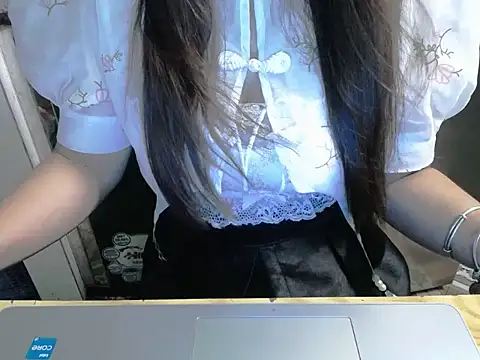 Snapshot of maian_love chatting on 26, 5, 2026 maian love online show from 26, 5, 2026