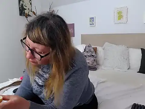 OlgaPavlova online show from 15, 4, 2026