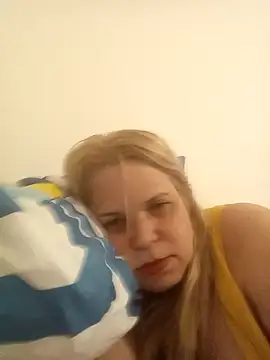 karinaBrasil online show from 4, 12, 2025