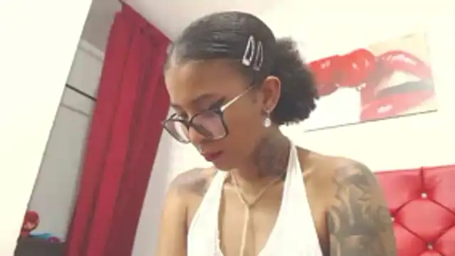 Snapshot of Elizabetth_Roman chatting on 17, 1, 2026 Elizabetth Roman online show from 17, 1, 2026