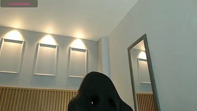 Snapshot of VENUSGREYS1 chatting on 29, 4, 2026 VENUSGREYS1 online show from 29, 4, 2026
