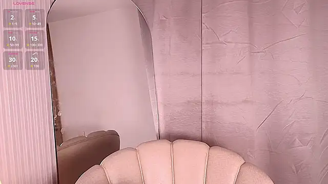 Mia mystic  online show from 10, 4, 2026