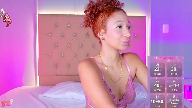 Snapshot of EmmaLawrence_ chatting on 30, 3, 2026 EmmaLawrence online show from 30, 3, 2026