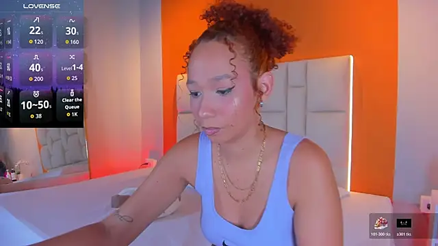 Snapshot of EmmaLawrence_ chatting on 14, 5, 2026 EmmaLawrence online show from 14, 5, 2026