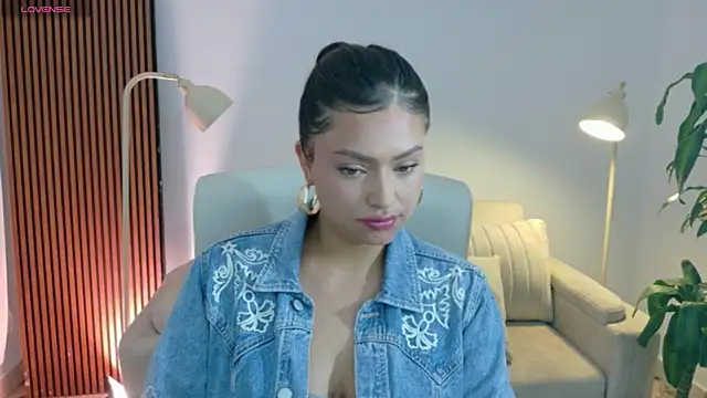 Snapshot of victoria___moon chatting on 24, 7, 2026 victoria moon online show from 24, 7, 2026