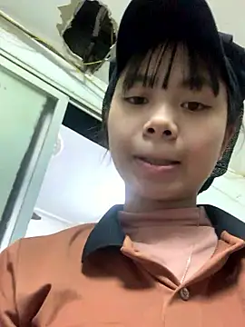 Snapshot of Mon_babyy chatting on 8, 1, 2026 Mon babyy online show from 8, 1, 2026