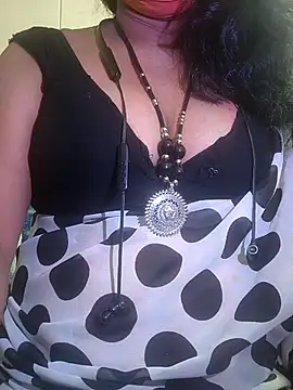 Snapshot of Preeti345 chatting on 19, 7, 2026 Preeti345 online show from 19, 7, 2026