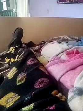 Snapshot of OrangishBank827 chatting on 16, 12, 2025 OrangishBank827 online show from 16, 12, 2025