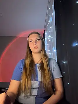 nelli lux  online show from 15, 12, 2025