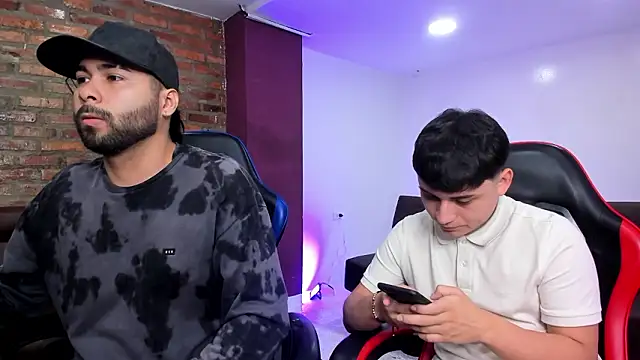 HotThreesoome online show from 21, 2, 2026