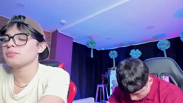 HotThreesoome online show from 21, 3, 2026