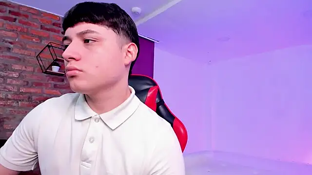 HotThreesoome online show from 31, 3, 2026