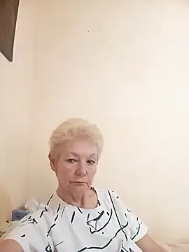 Snapshot of Calypso-Loove chatting on 6, 4, 2026 Calypso-Loove online show from 6, 4, 2026