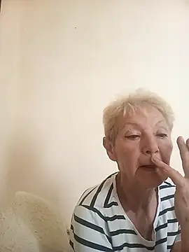 Snapshot of Calypso-Loove chatting on 4, 7, 2026 Calypso-Loove online show from 4, 7, 2026