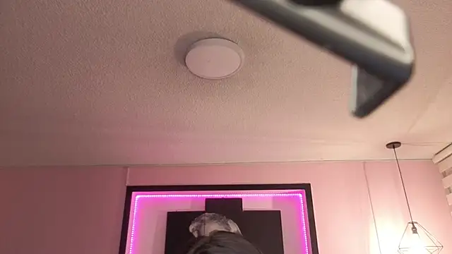 Sara valderrama  online show from 4, 3, 2026