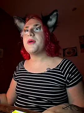 Snapshot of alien_ate_red chatting on 16, 12, 2025 alien ate red online show from 16, 12, 2025