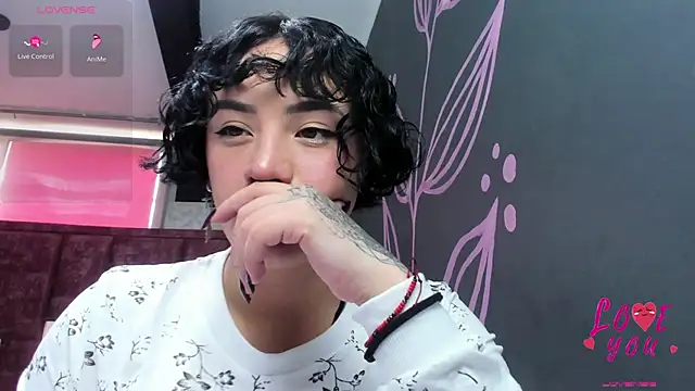 Kiara Fox   online show from 18, 2, 2026