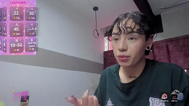 Kiara Fox   online show from 13, 4, 2026