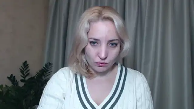 Snapshot of sweetpussy chatting on 11, 1, 2025 sweetpussy online show from 11, 1, 2025