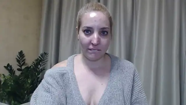 Snapshot of sweetpussy chatting on 18, 1, 2025 sweetpussy online show from 18, 1, 2025