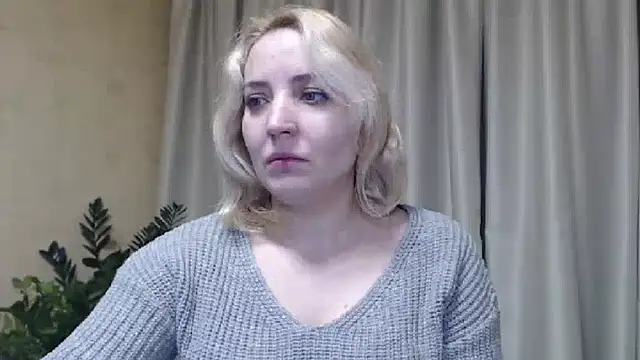 Snapshot of sweetpussy chatting on 25, 1, 2025 sweetpussy online show from 25, 1, 2025