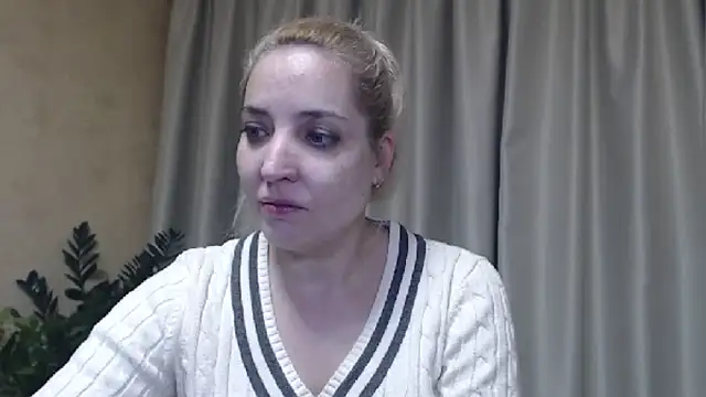 Snapshot of sweetpussy chatting on 1, 2, 2025 sweetpussy online show from 1, 2, 2025