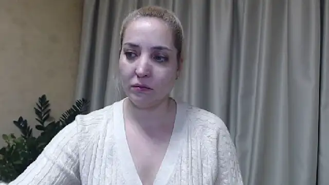 Snapshot of sweetpussy chatting on 4, 2, 2025 sweetpussy online show from 4, 2, 2025