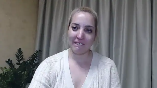 Snapshot of sweetpussy chatting on 4, 2, 2025 sweetpussy online show from 4, 2, 2025