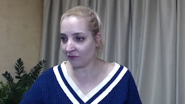 Snapshot of sweetpussy chatting on 7, 2, 2025 sweetpussy online show from 7, 2, 2025